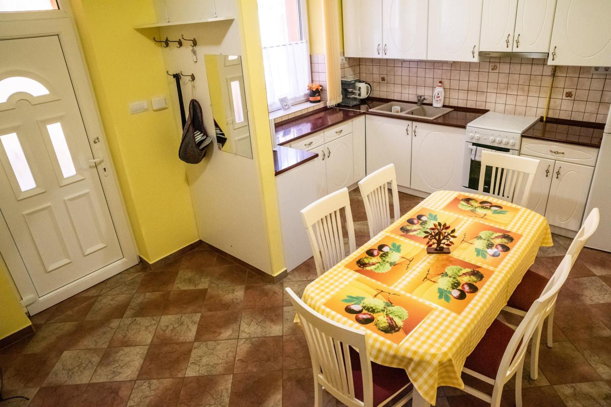 Gesztenye Apartman Makó 외부 사진